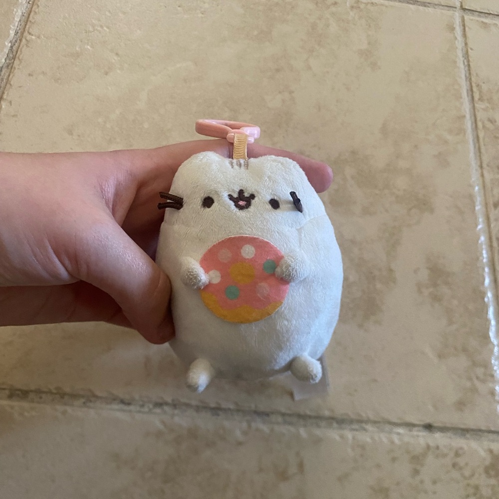 Pusheen White and Pink Keychain